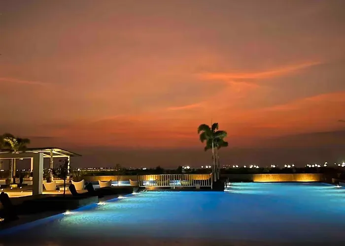Modern Cozy 2br Next To Okada Casino Airsports Moa *